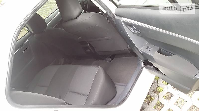 Седан Toyota Corolla 2014 в Києві