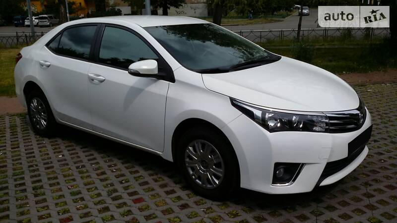 Седан Toyota Corolla 2014 в Києві