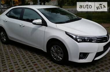 Седан Toyota Corolla 2014 в 