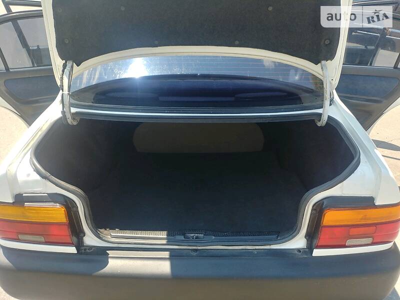 Седан Toyota Corolla 1993 в Калинівці