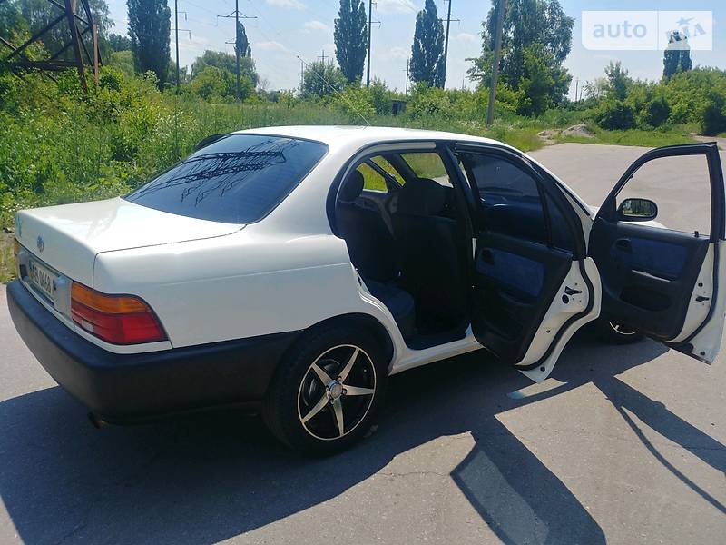 Седан Toyota Corolla 1993 в Калинівці