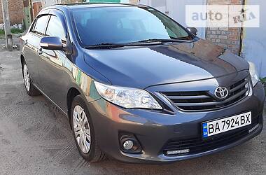 Седан Toyota Corolla 2011 в Кропивницком