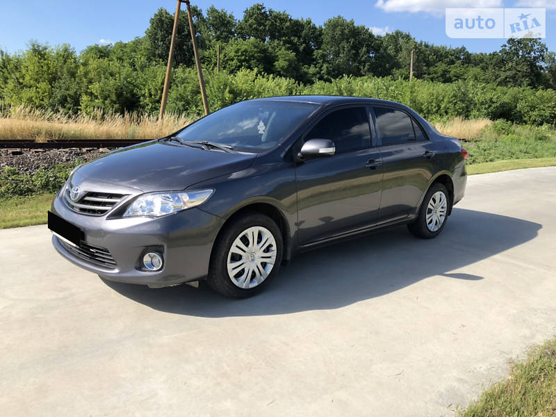 Седан Toyota Corolla 2013 в Києві