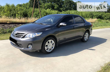 Седан Toyota Corolla 2013 в 