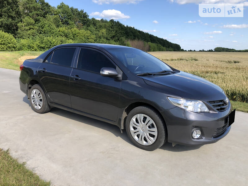 Седан Toyota Corolla 2013 в Києві