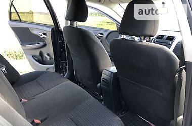 Седан Toyota Corolla 2013 в 