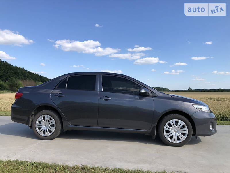 Седан Toyota Corolla 2013 в Києві