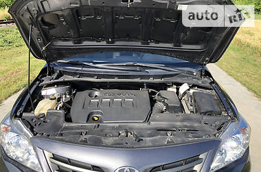 Седан Toyota Corolla 2013 в 