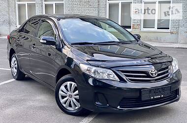 Седан Toyota Corolla 2010 в Киеве