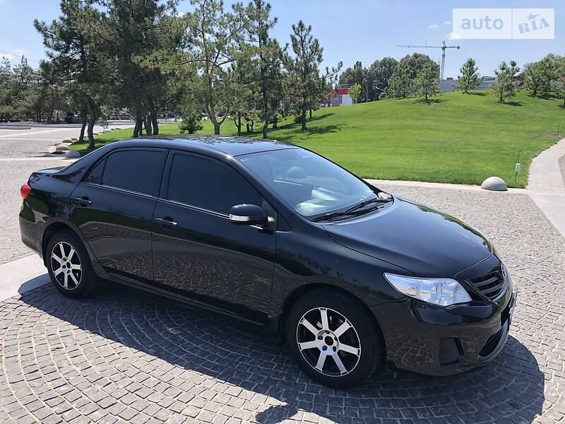 Седан Toyota Corolla 2011 в Дніпрі