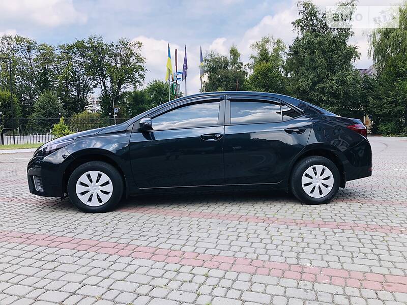 Седан Toyota Corolla 2013 в Богородчанах