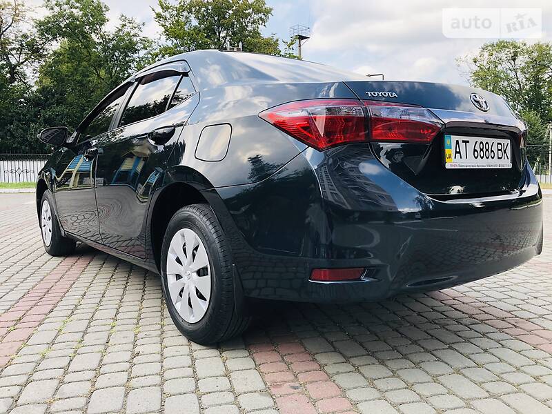 Седан Toyota Corolla 2013 в Богородчанах