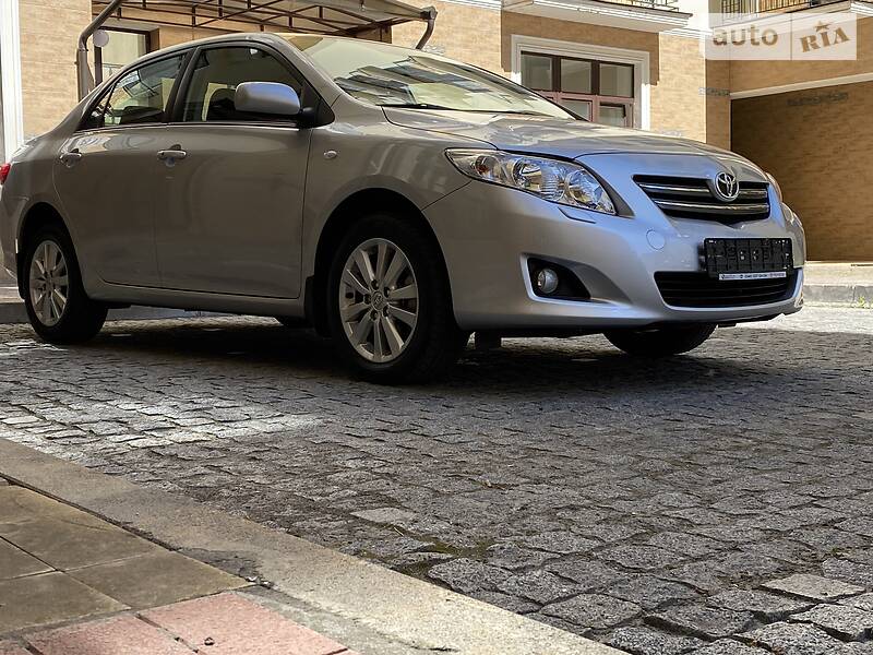 Седан Toyota Corolla 2008 в Києві