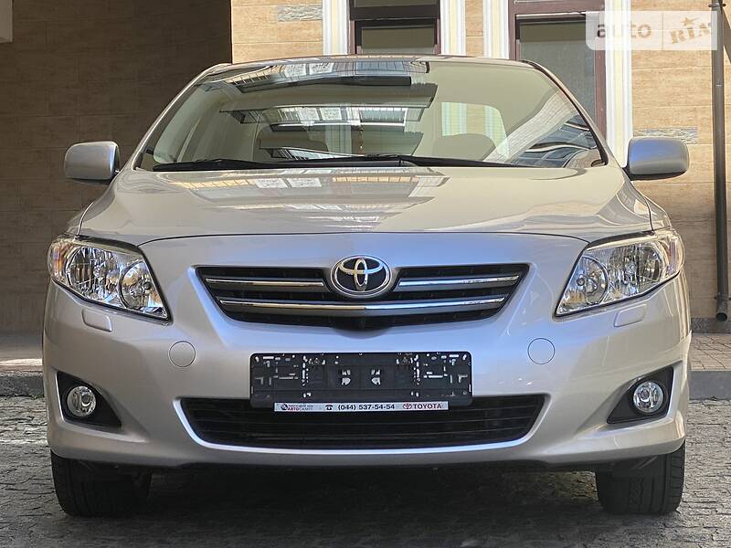Седан Toyota Corolla 2008 в Києві