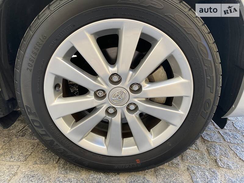 Седан Toyota Corolla 2008 в Києві