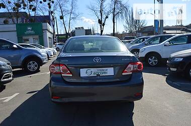 Седан Toyota Corolla 2011 в Києві