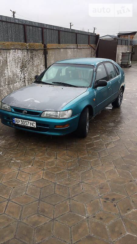 Хэтчбек Toyota Corolla 1996 в Запорожье