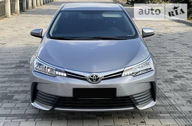 Седан Toyota Corolla 2018 в Днепре