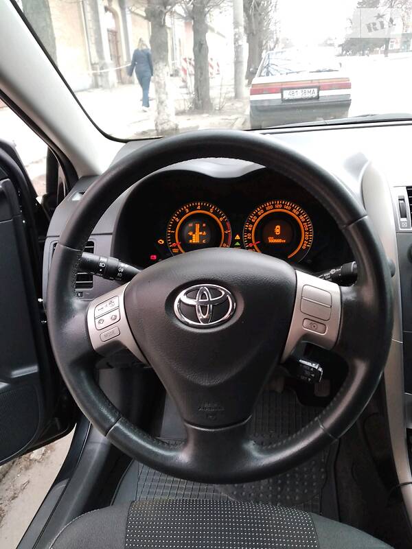 Седан Toyota Corolla 2008 в Умани