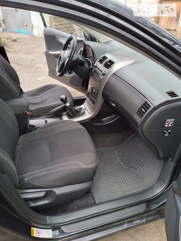 Седан Toyota Corolla 2008 в Умани