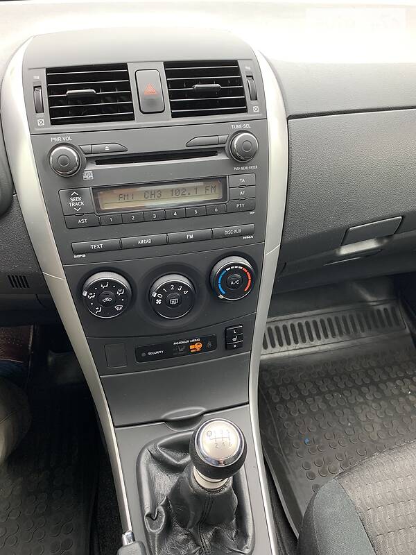 Седан Toyota Corolla 2011 в Львові