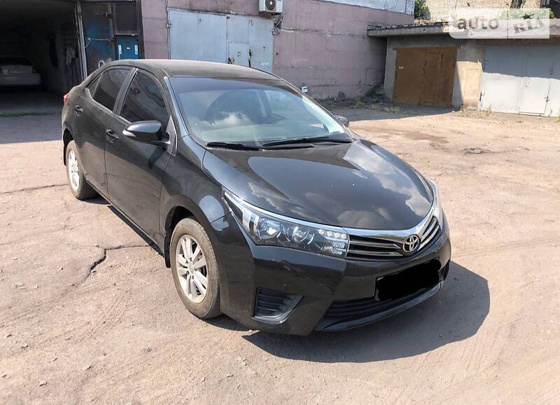 Седан Toyota Corolla 2016 в Дніпрі