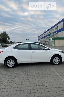 Седан Toyota Corolla 2014 в Черновцах