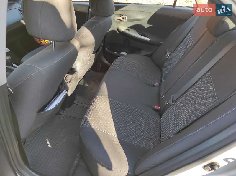 Седан Toyota Corolla 2008 в Киеве
