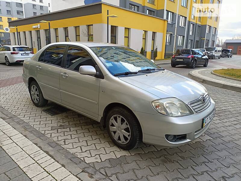 Седан Toyota Corolla 2005 в 