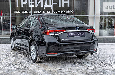 Седан Toyota Corolla 2019 в Днепре