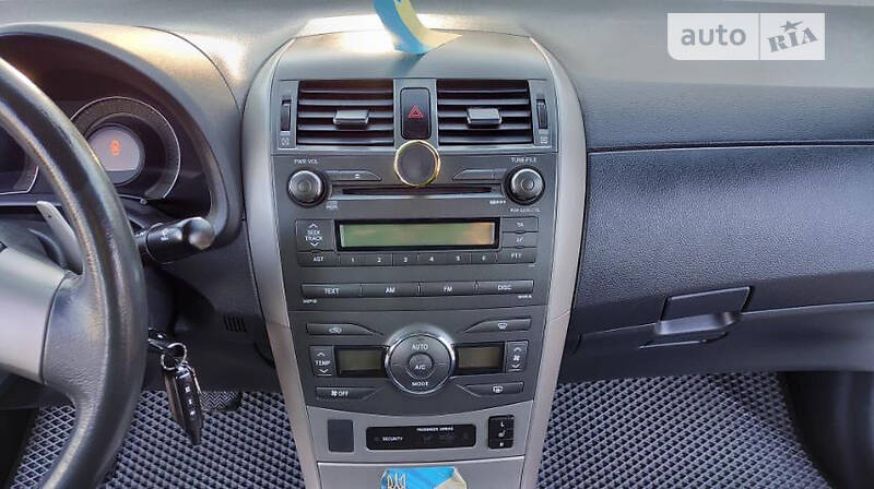 Седан Toyota Corolla 2008 в Виннице