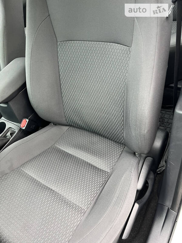 Седан Toyota Corolla 2017 в Киеве
