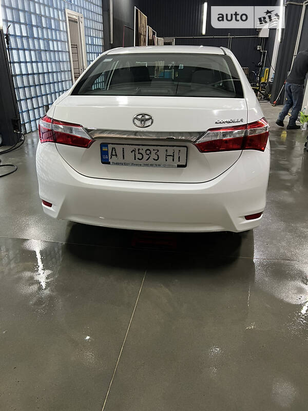 Седан Toyota Corolla 2017 в Киеве