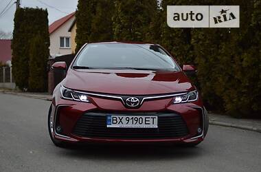 Седан Toyota Corolla 2019 в Львове