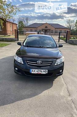 Седан Toyota Corolla 2008 в Краснограде