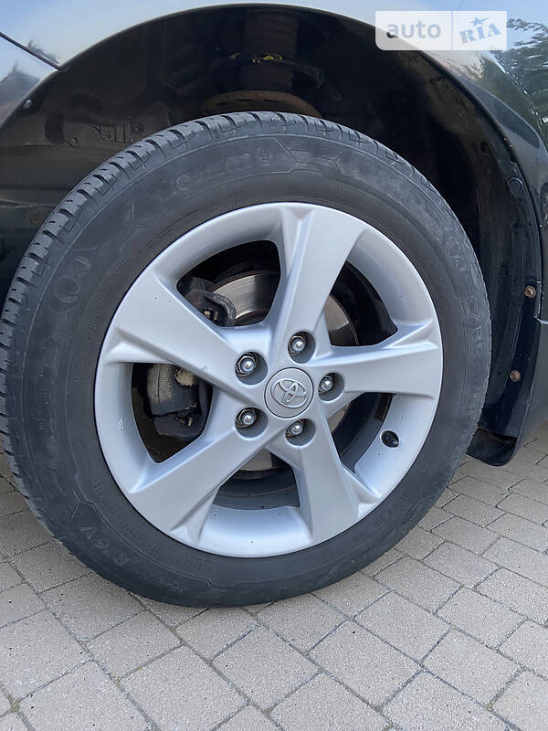 Седан Toyota Corolla 2010 в Львове
