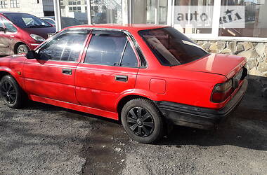 Седан Toyota Corolla 1988 в Ужгороде