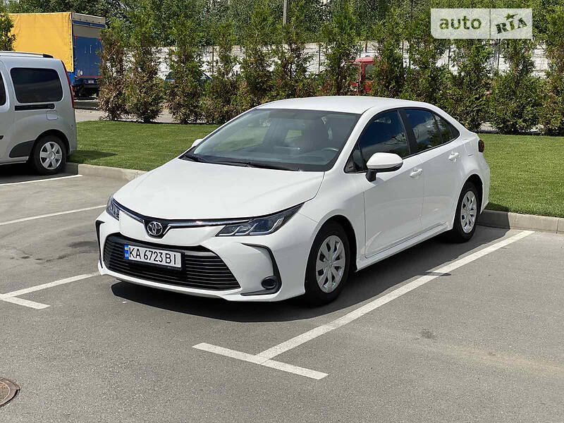 Седан Toyota Corolla 2020 в Киеве