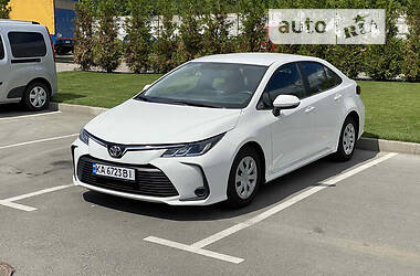 Седан Toyota Corolla 2020 в Киеве