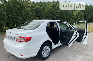 Седан Toyota Corolla 2012 в 