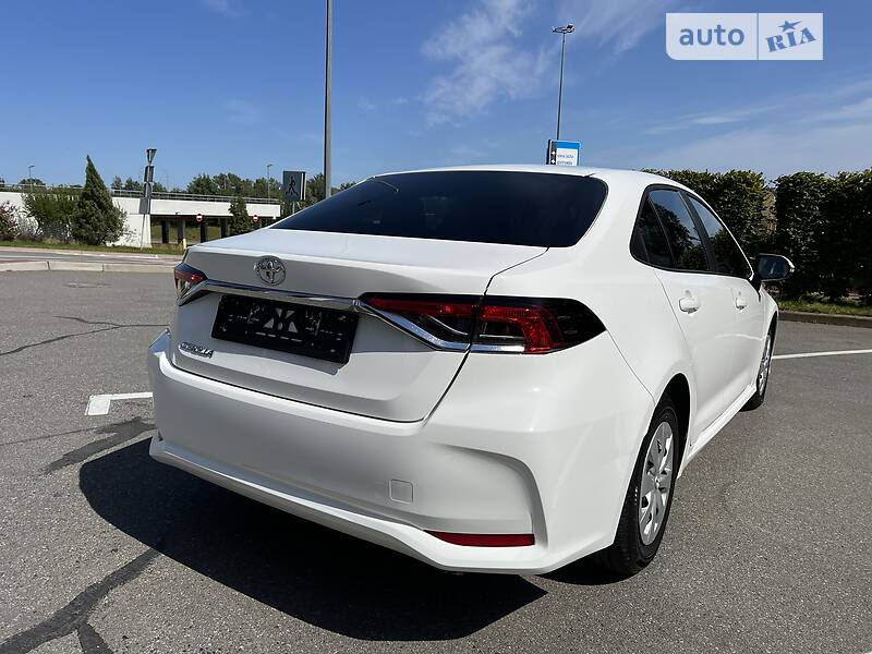 Седан Toyota Corolla 2020 в Киеве
