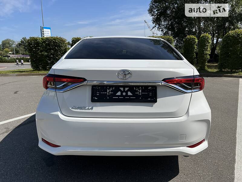 Седан Toyota Corolla 2020 в Киеве