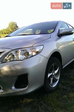 Седан Toyota Corolla 2010 в Чернігові