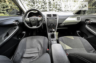Седан Toyota Corolla 2011 в 