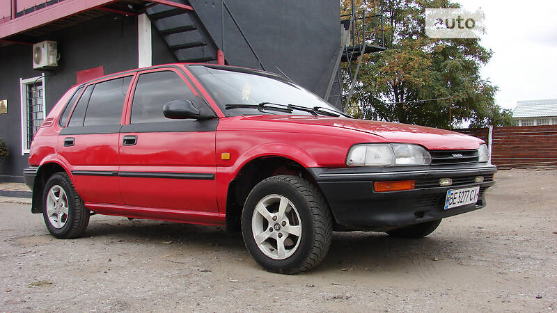 Хетчбек Toyota Corolla 1987 в 