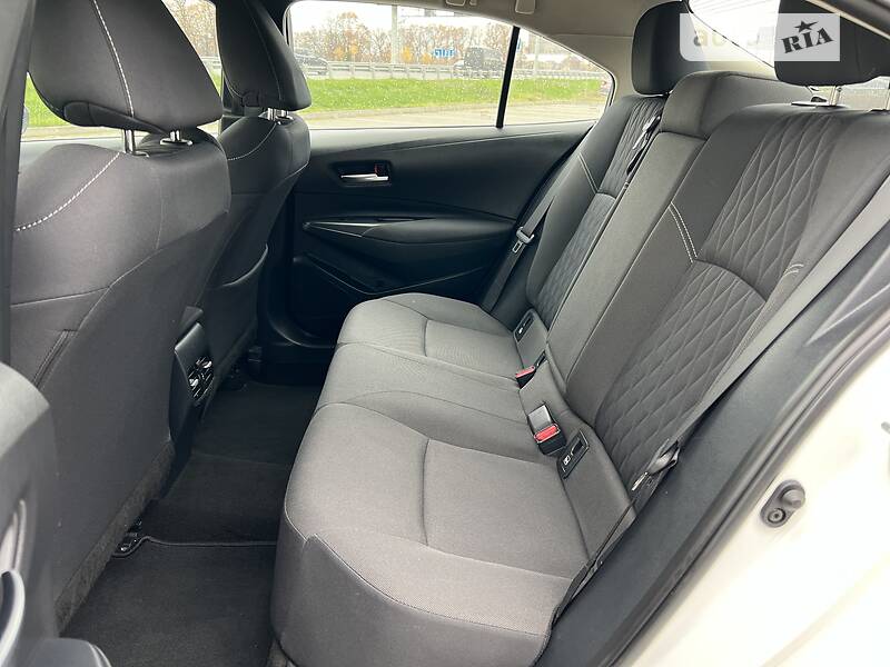 Седан Toyota Corolla 2019 в Киеве