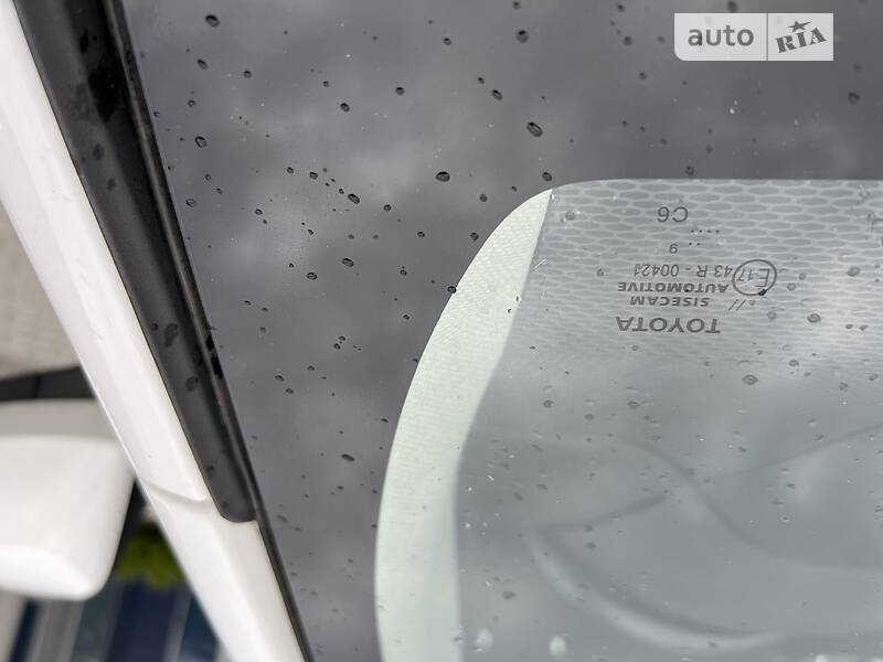 Седан Toyota Corolla 2019 в Киеве