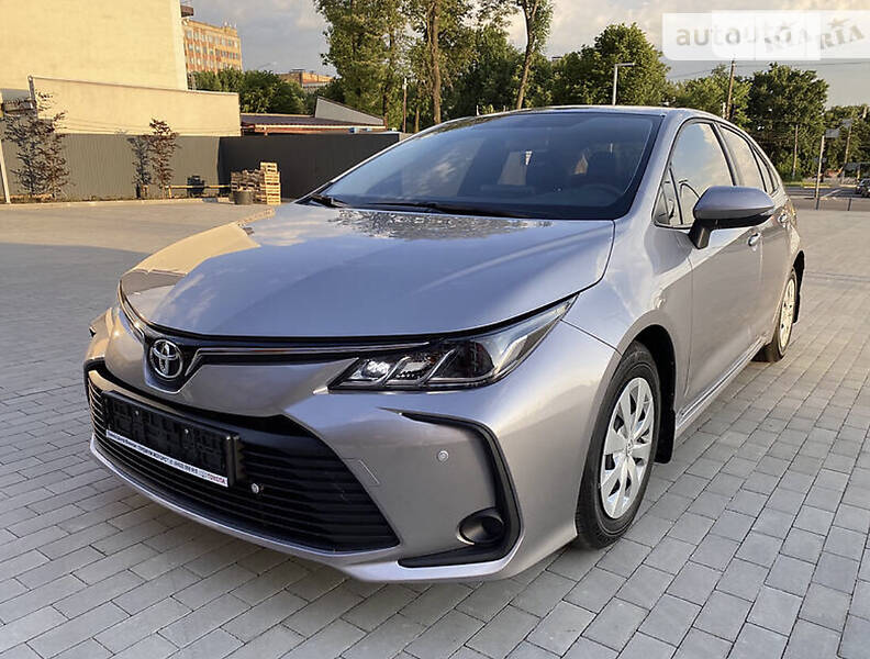 Седан Toyota Corolla 2019 в Львове