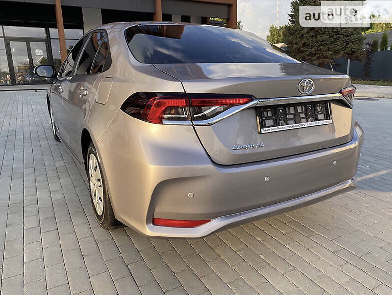 Седан Toyota Corolla 2019 в Львове