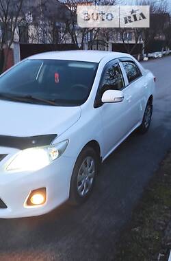 Седан Toyota Corolla 2011 в Калиновке